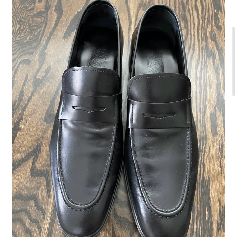 Salvatore Ferragamo Black Leather Loafers Classic Slip-On Design